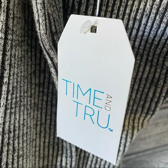 NWT Time and Tru Relaxed Long-Sleeved Top Size M - Picture 8 of 11